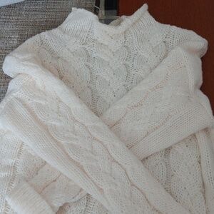 NNT.Winter White Cable Knit WinterSweater.Size Small
